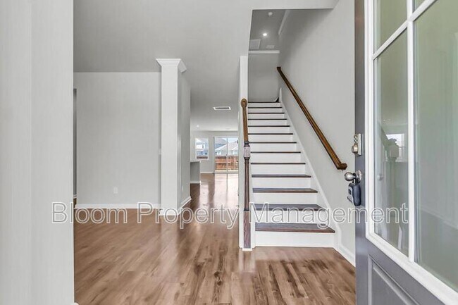 Building Photo - 425 Ribiero Dr