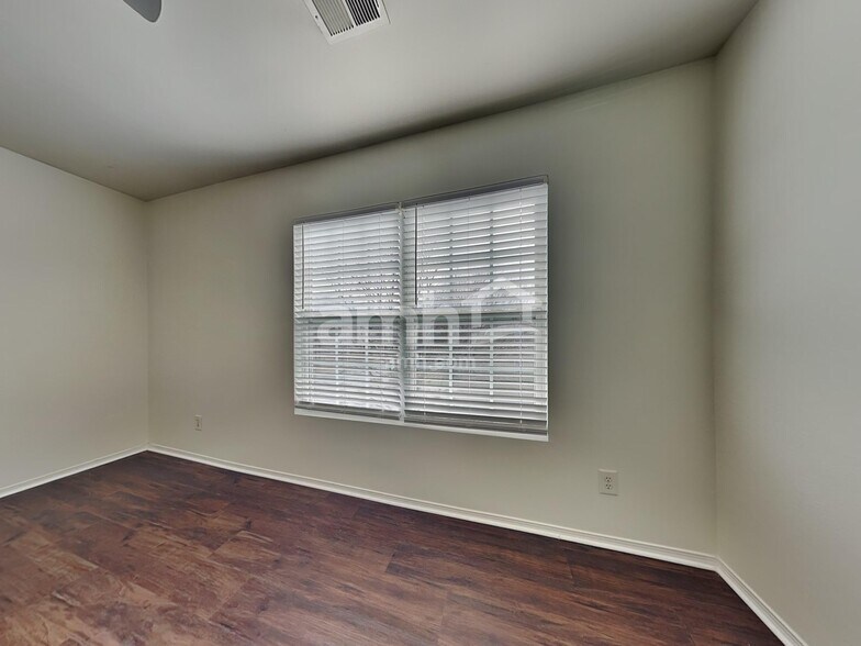 Building Photo - 4636 Meadowfield Rd