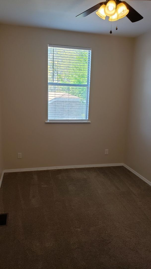 Building Photo - 3 Bedroom with large yard.