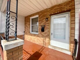 Building Photo - 2826 Cedar St