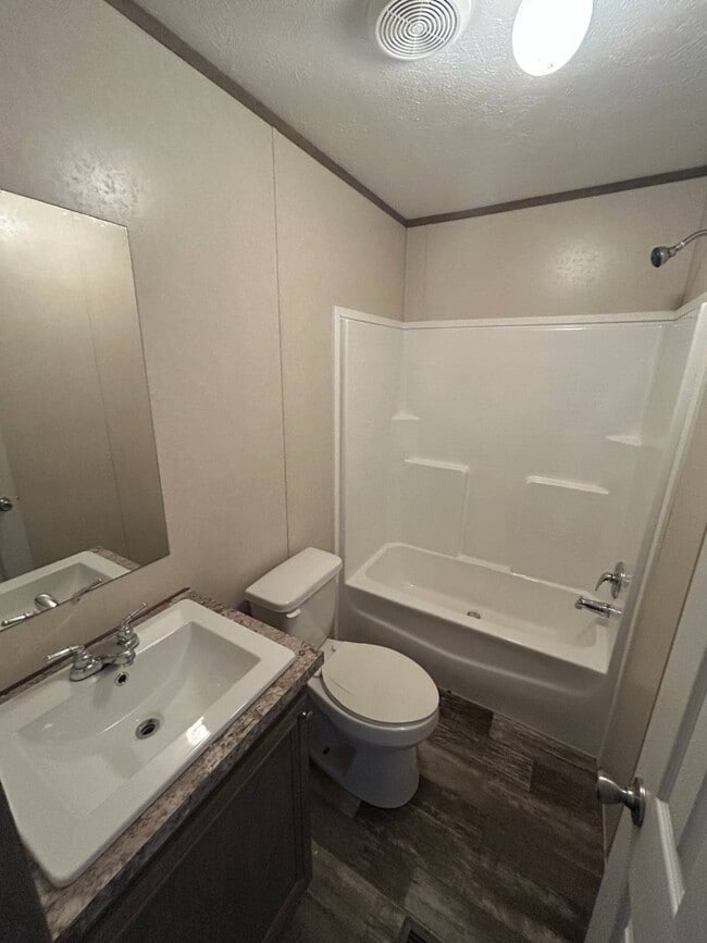 Building Photo - 575 Payne Creek Est
