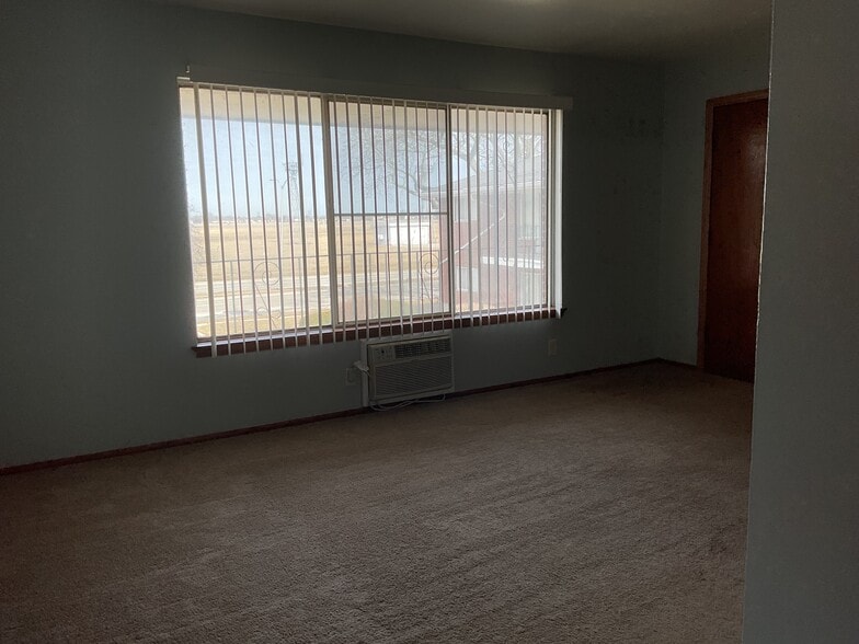 Building Photo - 9729 - 9739 W Hampton Ave