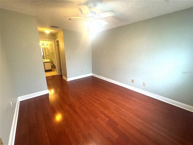 Building Photo - 10263 Gandy Blvd N