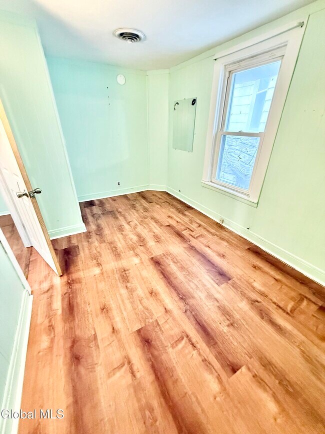 Building Photo - 1575 Carrie St