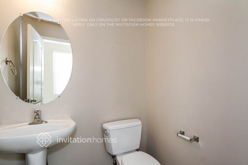 Building Photo - 741 Easter Lily Pl