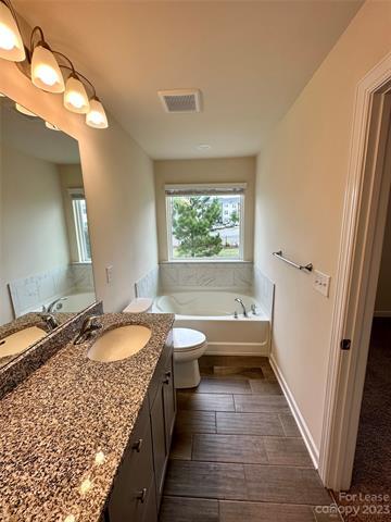 Building Photo - 5840 Clan MacLaine Dr