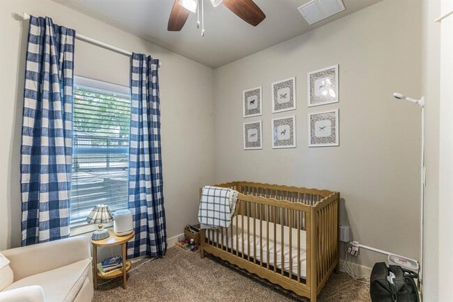 Building Photo - 1700 Singleton Ave