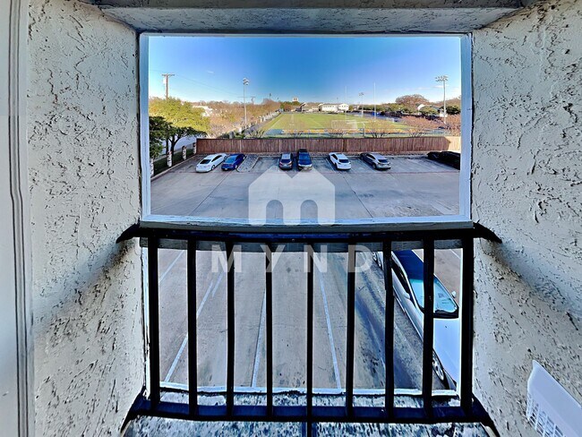 Building Photo - 4800 W Lovers Ln Apt 518