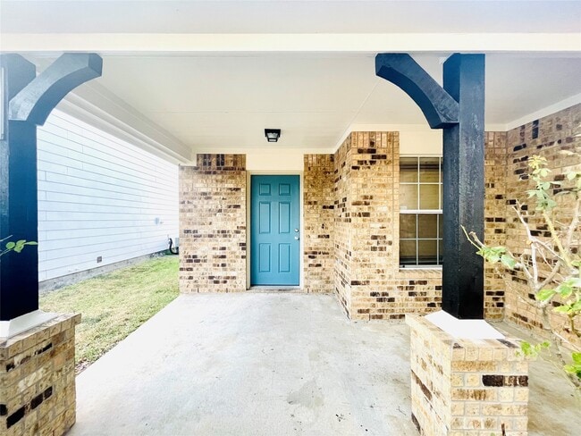 Building Photo - 24542 Lakecrest Village Dr