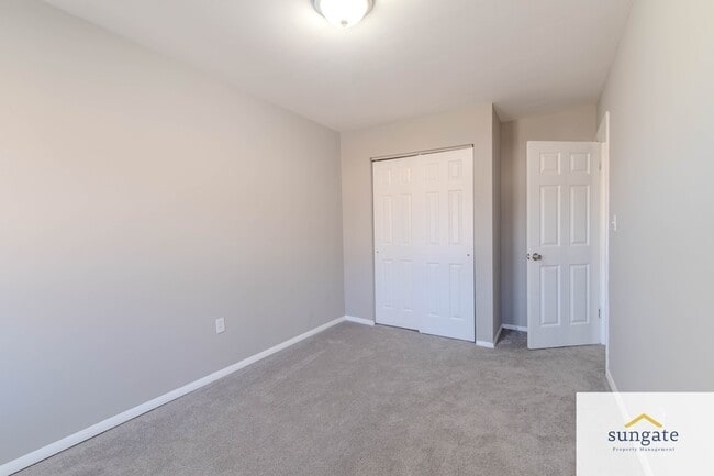 Building Photo - 4254 Cayuga Rd