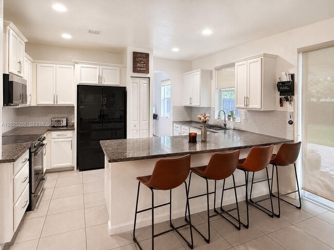 Building Photo - 25061 SW 118 Ct