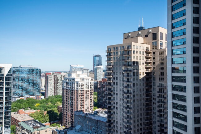 Building Photo - 1160 S Michigan Ave
