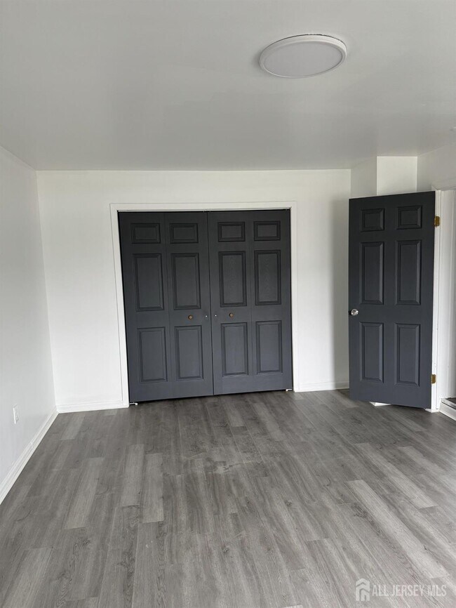 Building Photo - 23 Leick Ave