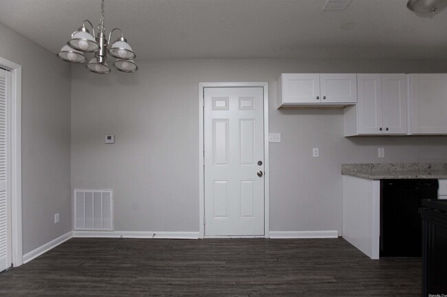 Building Photo - 10025 Whispering Pines Dr