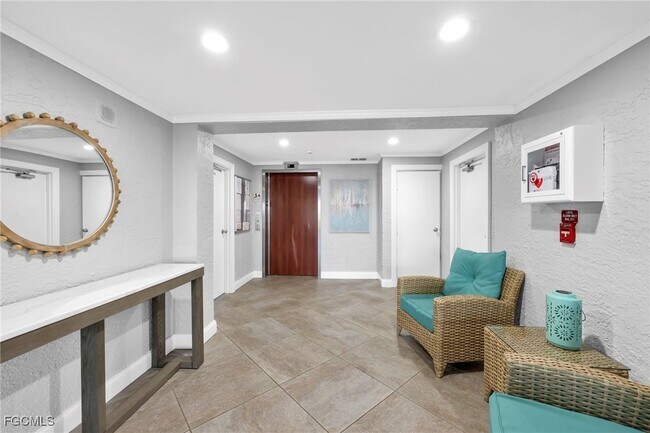 Building Photo - 2885 Palm Beach Blvd