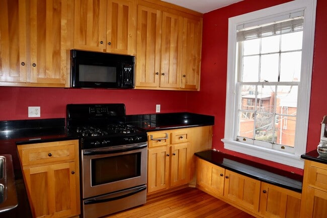 Building Photo - THIS IS THE ONE 2 Bedroom 2 Bath Condo in ...