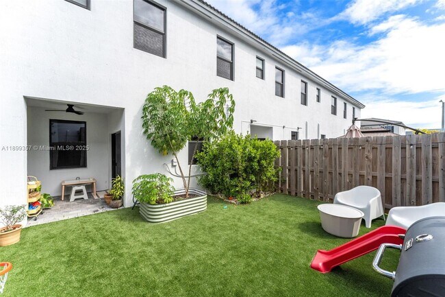 Building Photo - 12932 SW 286th Terrace