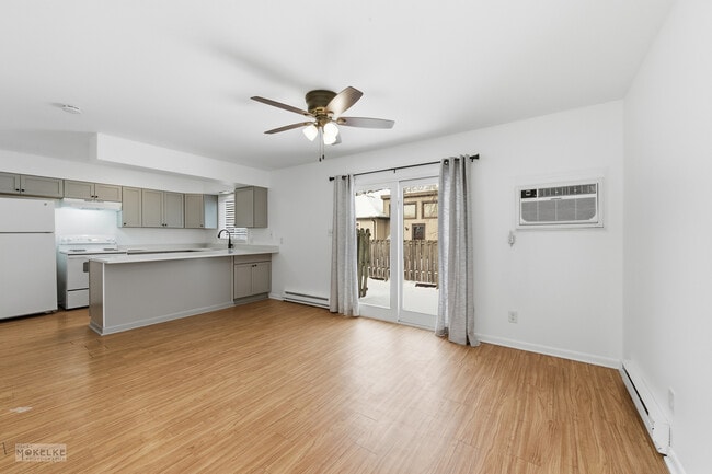 Building Photo - 105 W Somonauk St