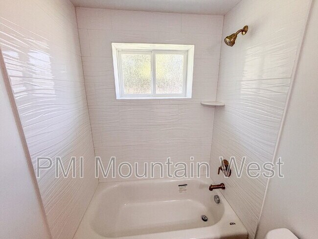 Building Photo - 1356 S 1000 W