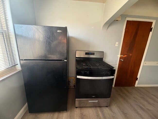 Building Photo - 3440 Robb Ave