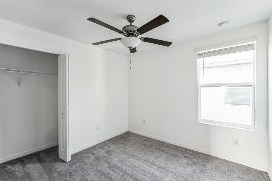 Building Photo - 9923 Jackfruit Ct