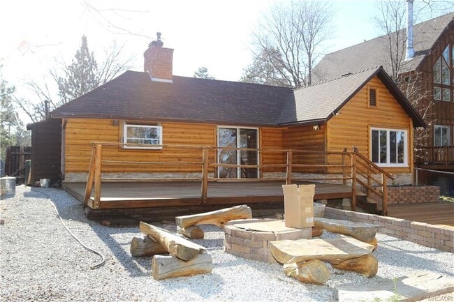 Building Photo - 623 Temple Ln