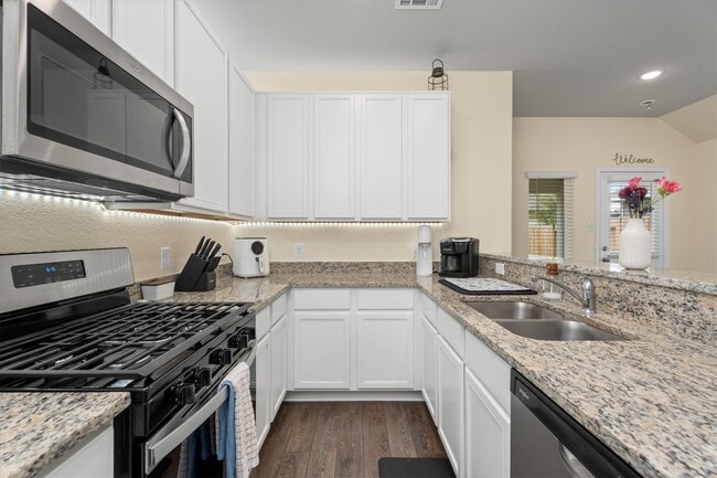 Building Photo - 2408 Bray Head Dr