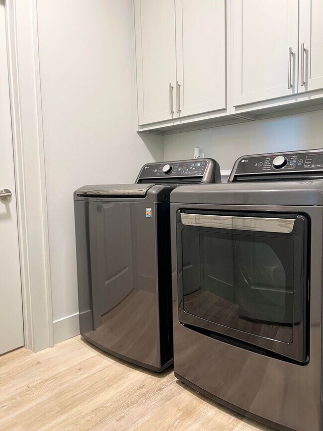 Building Photo - 2501 Bienville Blvd