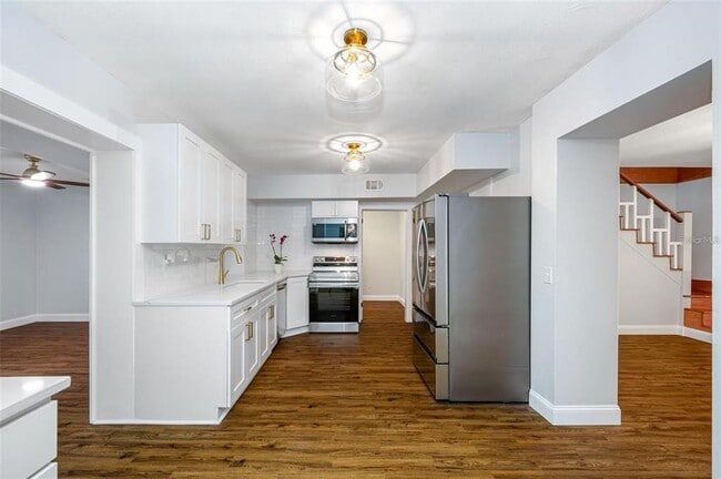 Building Photo - 2851 W Bay Ave