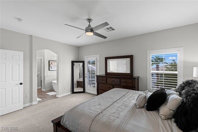 Building Photo - 275 Spectacular St