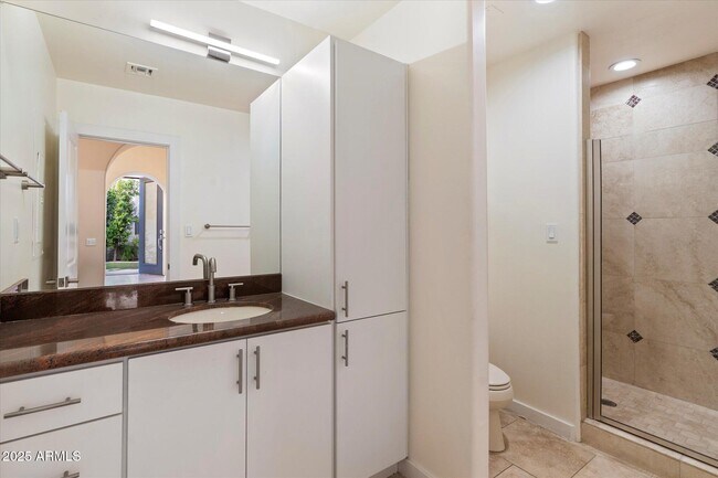 Building Photo - 7613 E Vía Del Reposo