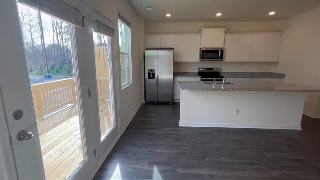 Building Photo - 1253 Cades Walk