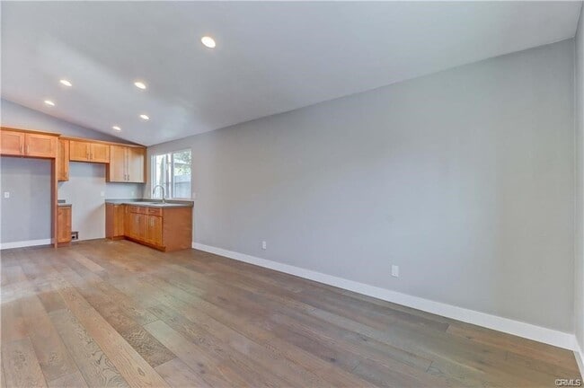 Building Photo - 409 Olive St