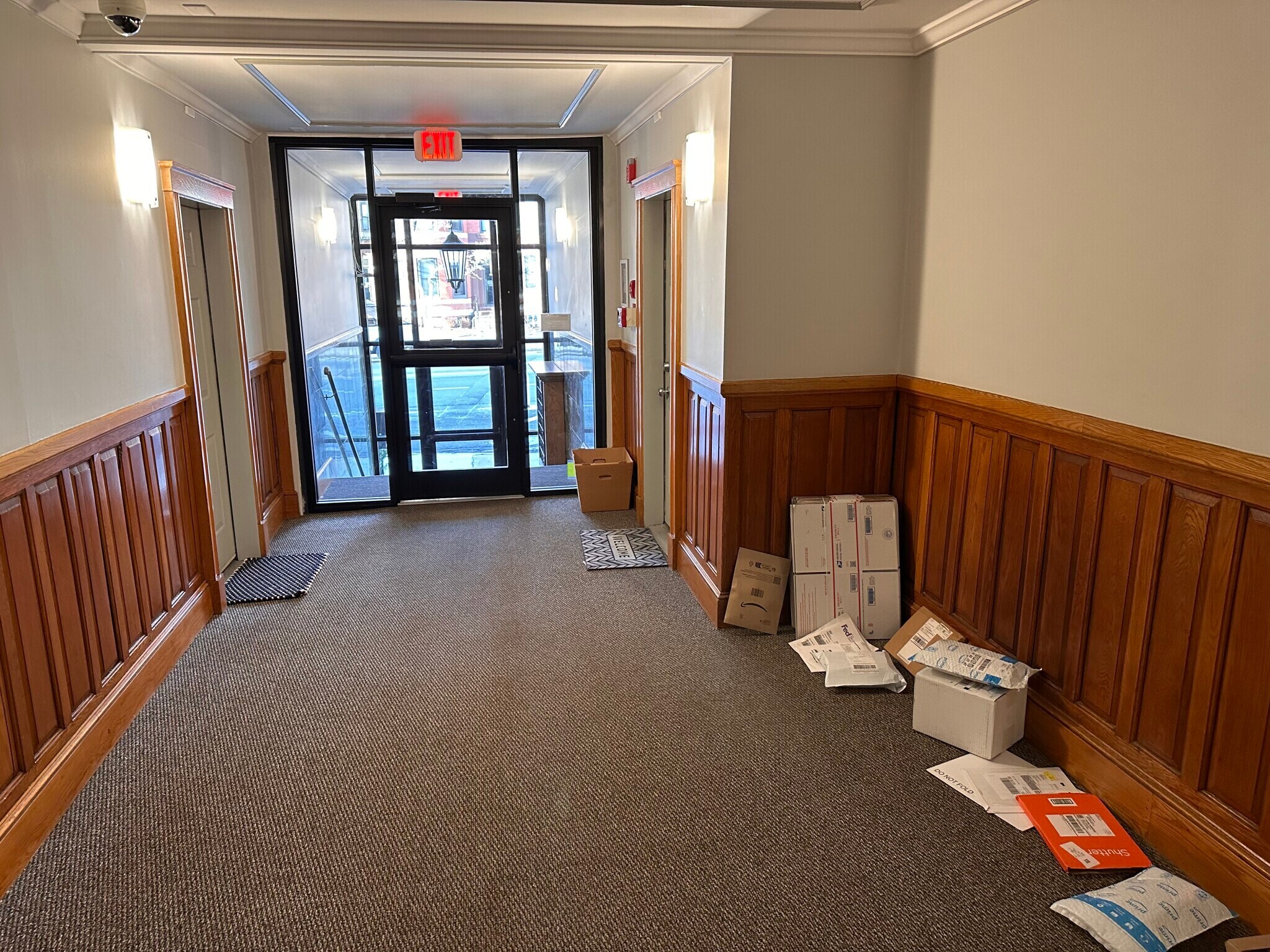 Building Photo - 845 Beacon St