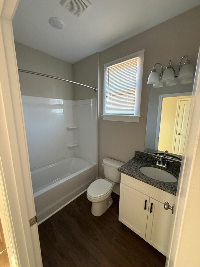 Building Photo - 137 Diver Dr