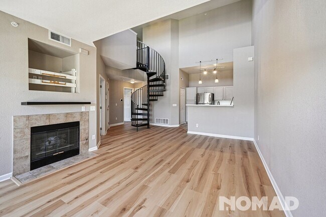 Building Photo - Spacious 3-Bed, 2-Bath Townhome with Garag...