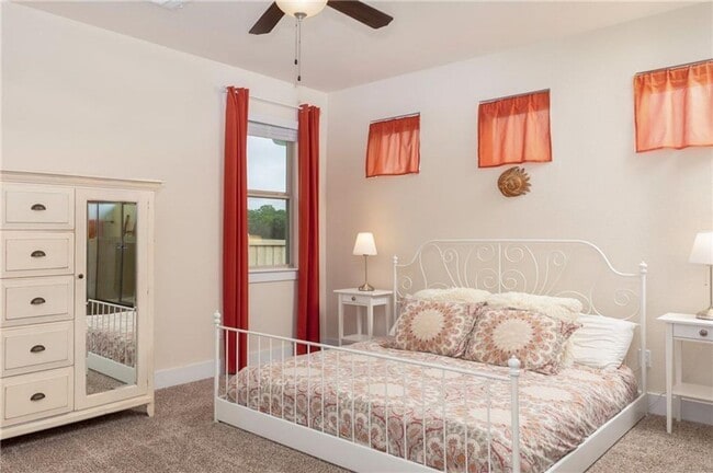 Building Photo - Pristine gated community single story home...