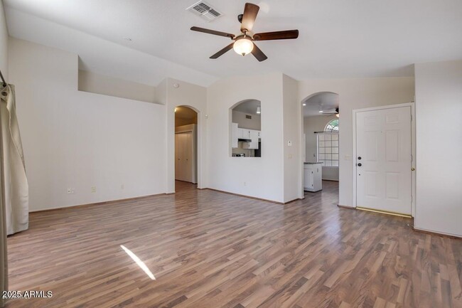 Building Photo - 7409 W Crest Ln