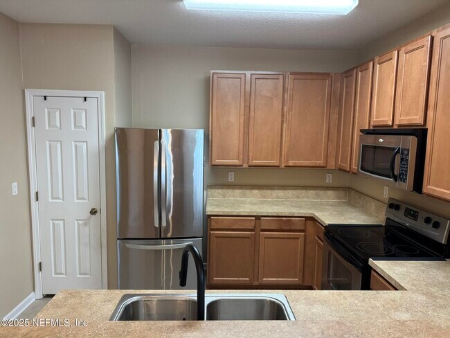 Building Photo - 575 Oakleaf Plantation Pkwy