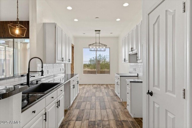 Building Photo - 4615 E Prickly Pear Trail