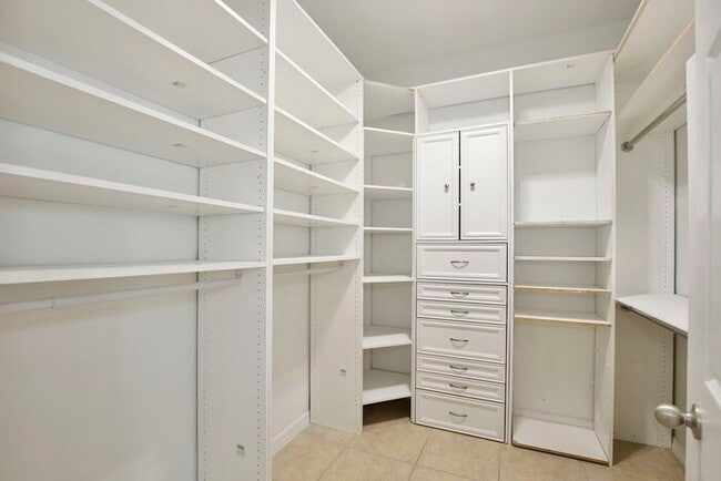 Building Photo - Stylish, Updated 3/2 Home in One of Millennia Park’s Gated Communities! Available Now!