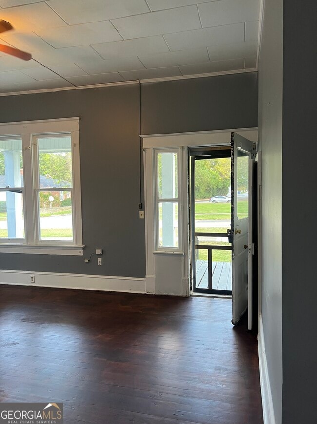 Building Photo - 92 Woodlawn Ave