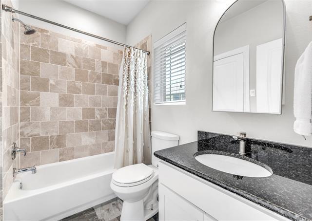 Building Photo - 5916 Hudson St