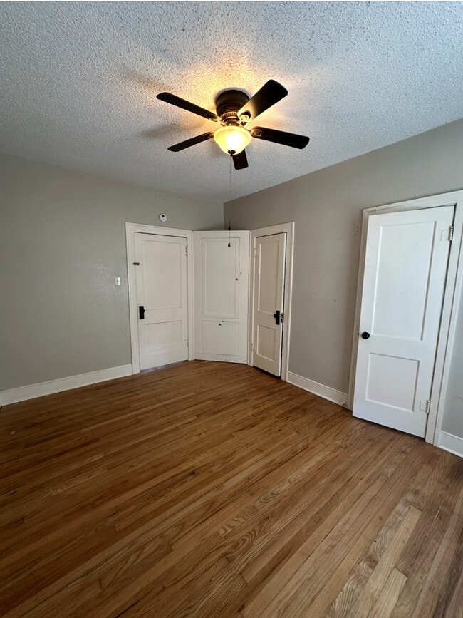 Building Photo - 2406 West Lovers Lane