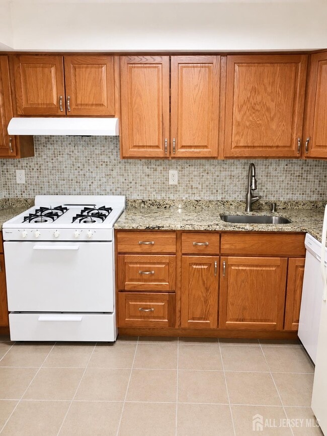 Building Photo - 43 Deerberry Ln