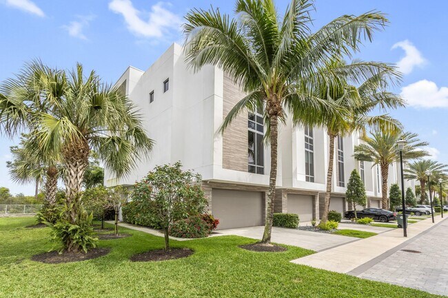 Primary Photo - 4240 NW 17th Ave