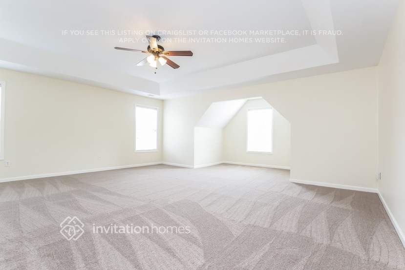 Building Photo - 372 Kyles Cir