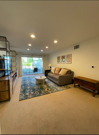 Building Photo - 4501 Cedros Ave