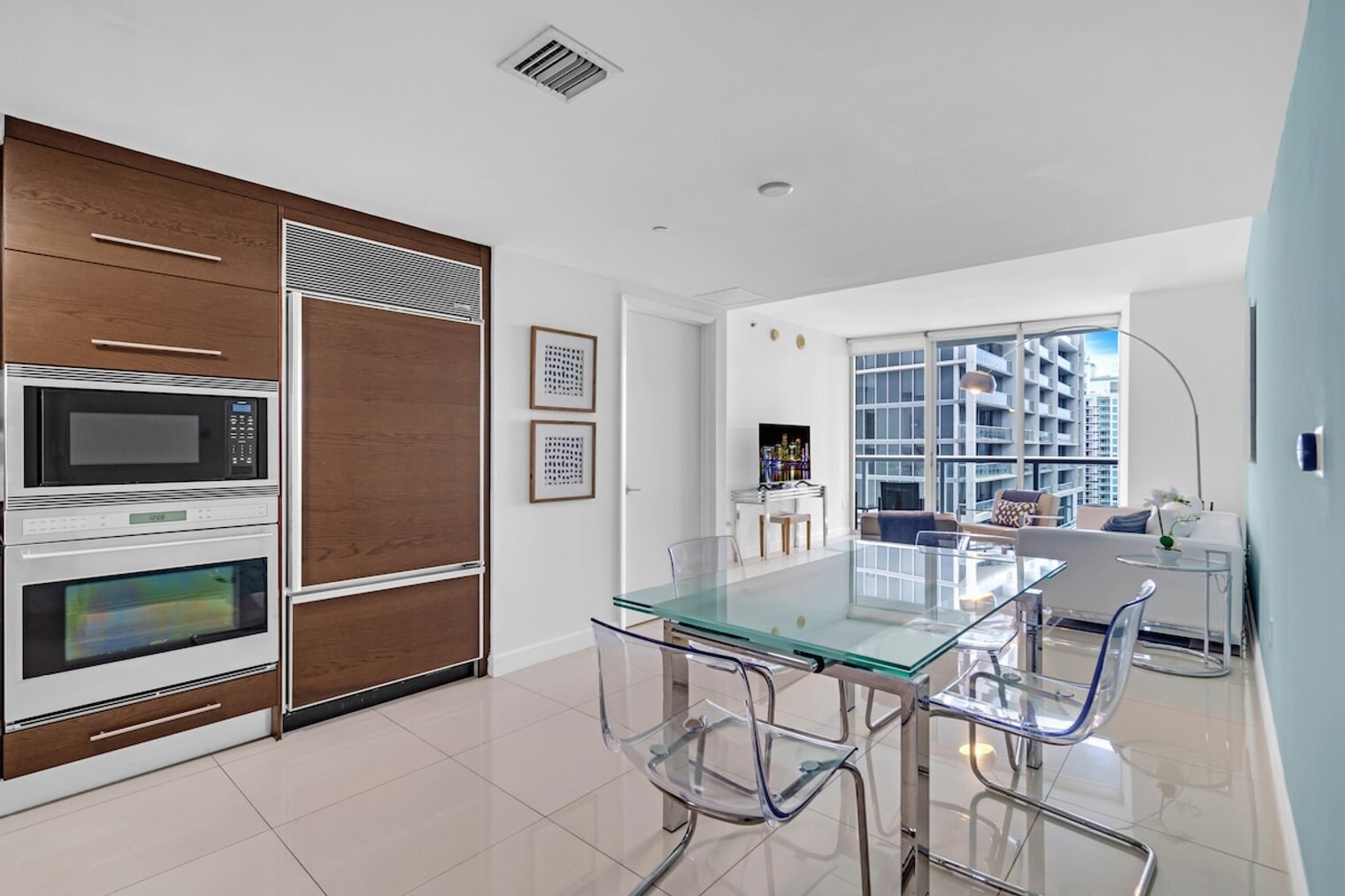 Building Photo - 485 Brickell Ave