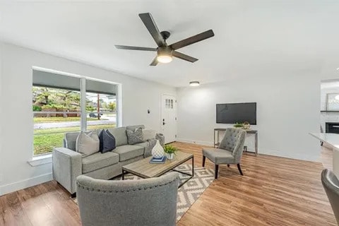 Building Photo - 1702 Bristol Ct N